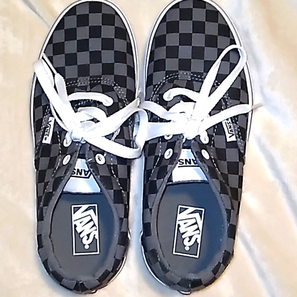 Vans Other - NEW! Youth VANS sz 3
